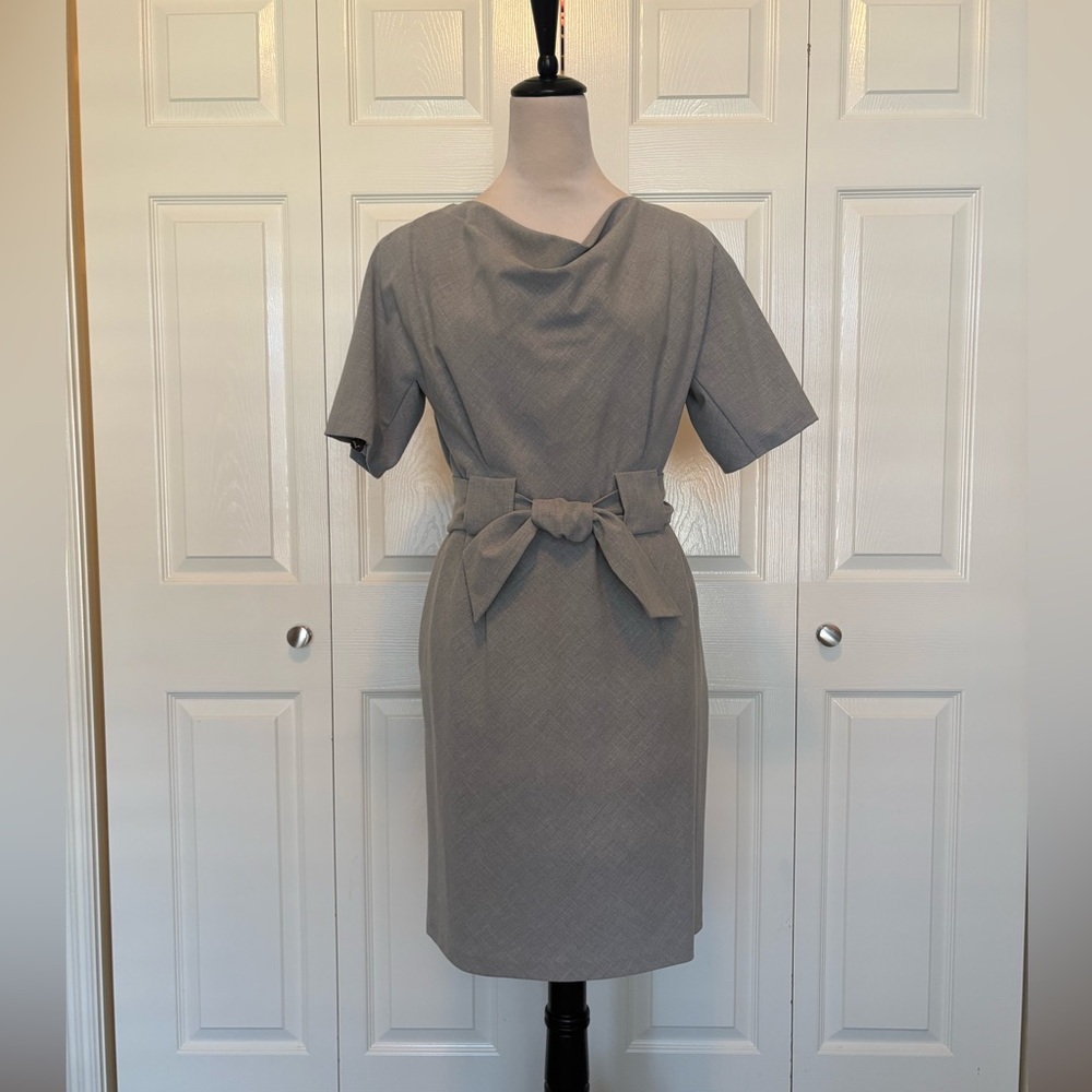 Donna Ricco gray sheath dress with waist tie detail. Size 6